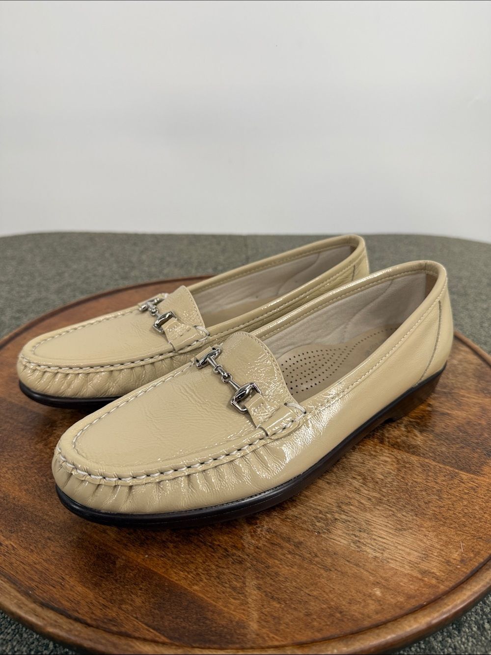 SAS Shoes Wm 9.5 S Metro Horsebit Loafers Tripad Comfort Cream Ivory Patent